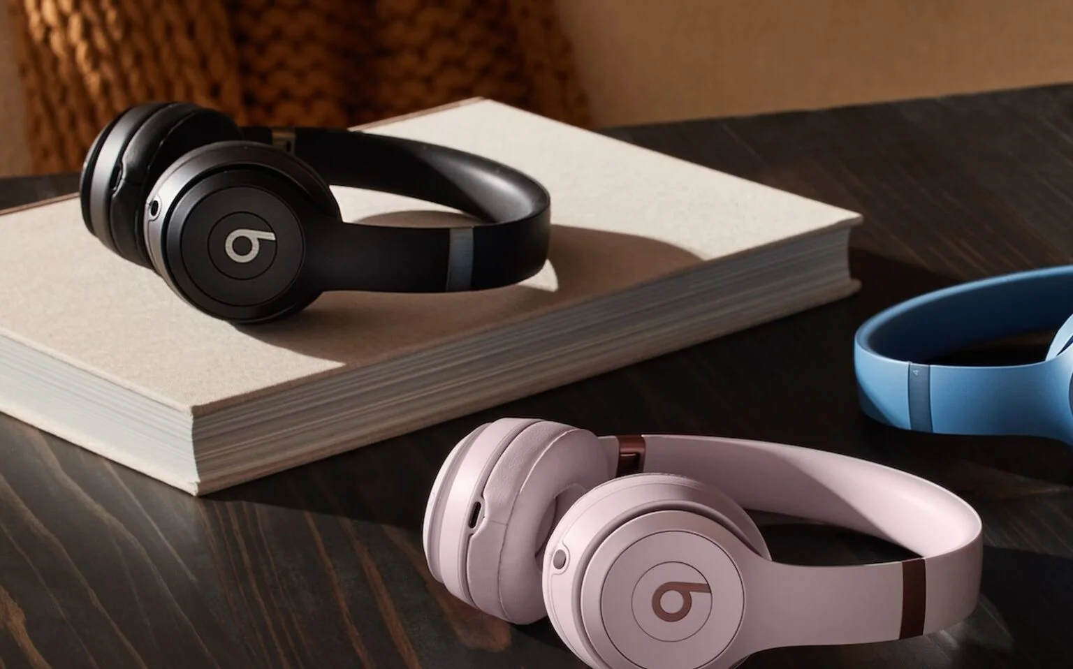 Beats Solo 4 بخصم لا يصدق .. أفضل سماعات لاسلكية في 2024